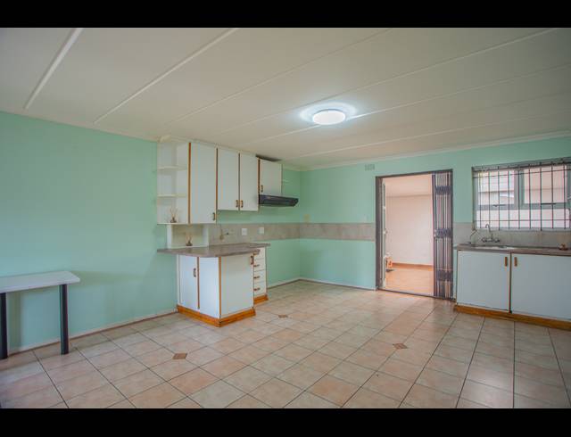 2 BEDROOM TOWNHOUSE SOLD IN CHURCHILL ESTATE